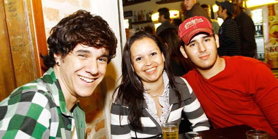Felipe Lotty, Hilda Castro e Matheus Silveira no Parque Universitário